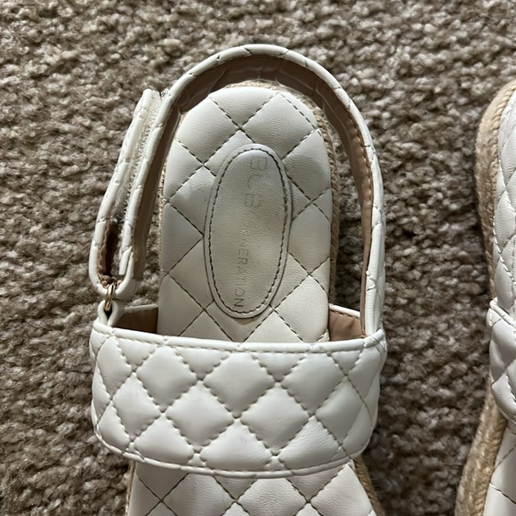 White sandals - Picture 3 of 8